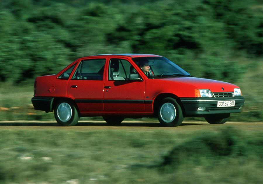  Opel Kadett GL Sedan (E) 1989 года  (фото 5 из 6)